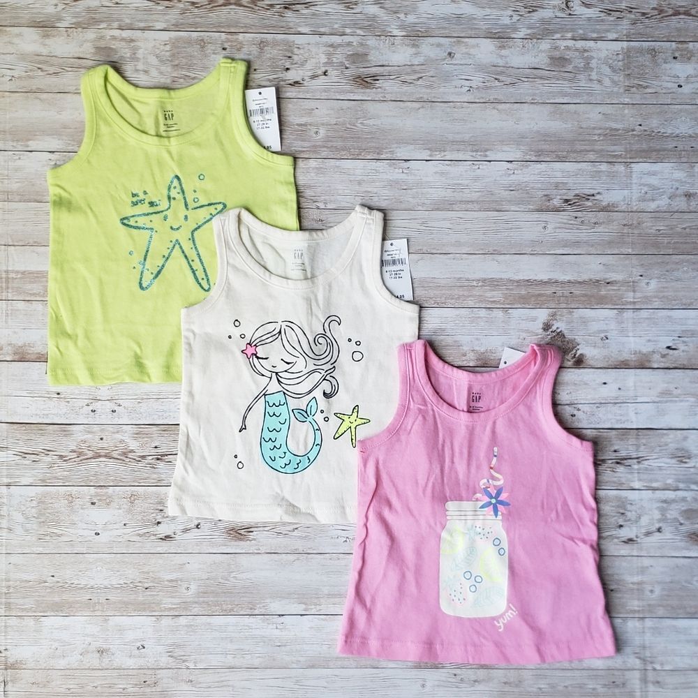 GAP Graphic Tank Top Bundle